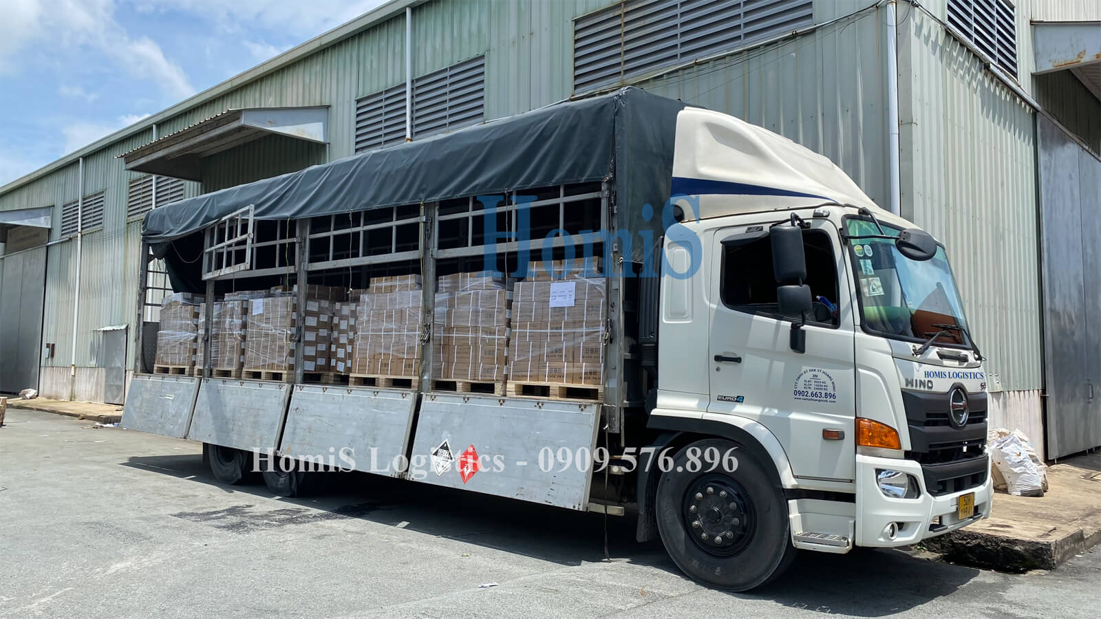 Cho thuê xe tải chở hàng Quận 9