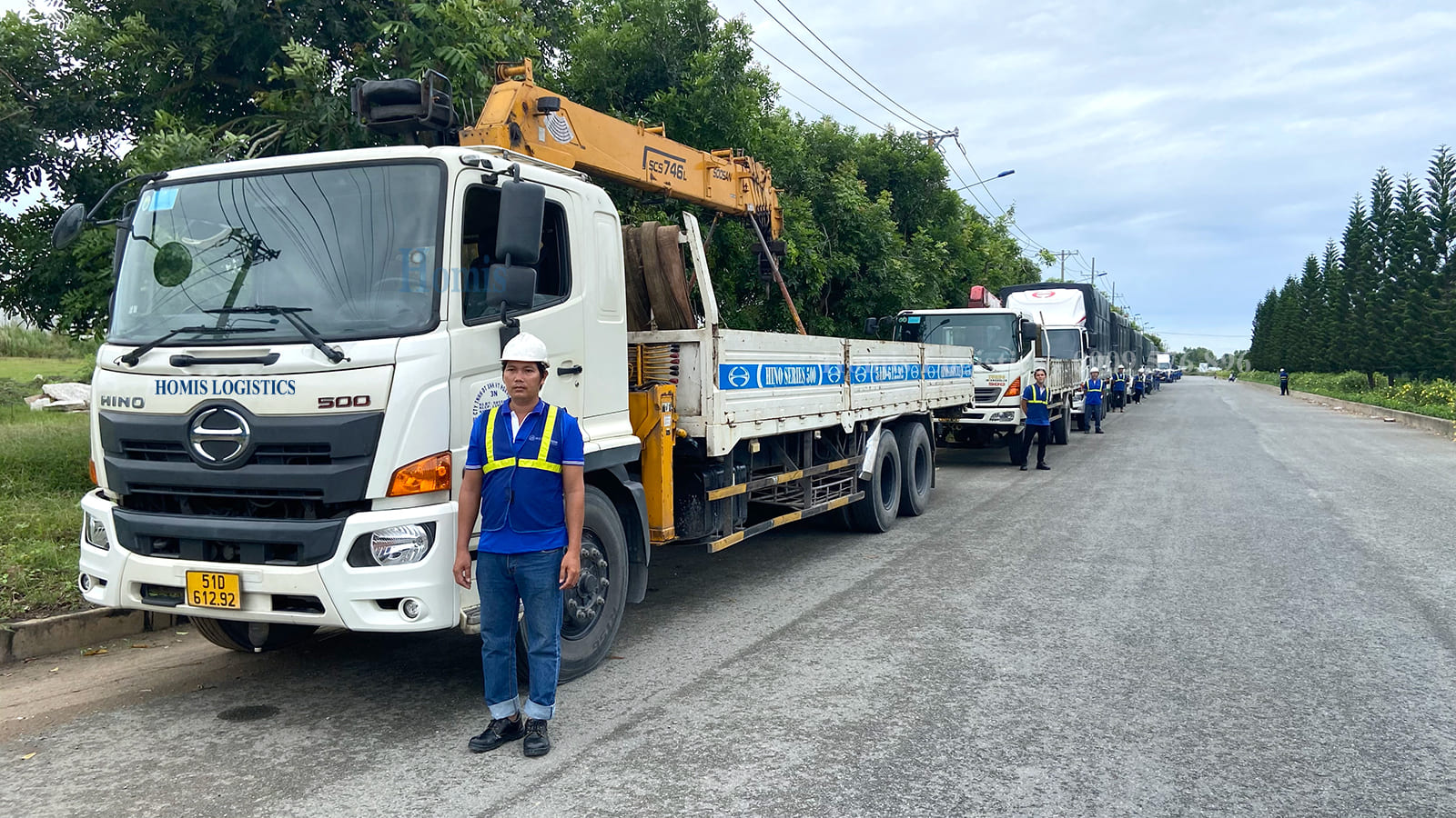 Giá Cho Thuê Xe Tải Cẩu Tại Homis Logistics