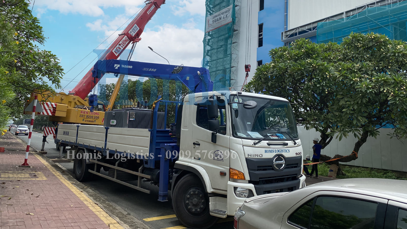 Xe Cẩu Nâng Hạ Hàng Hóa Tại Đồng Nai