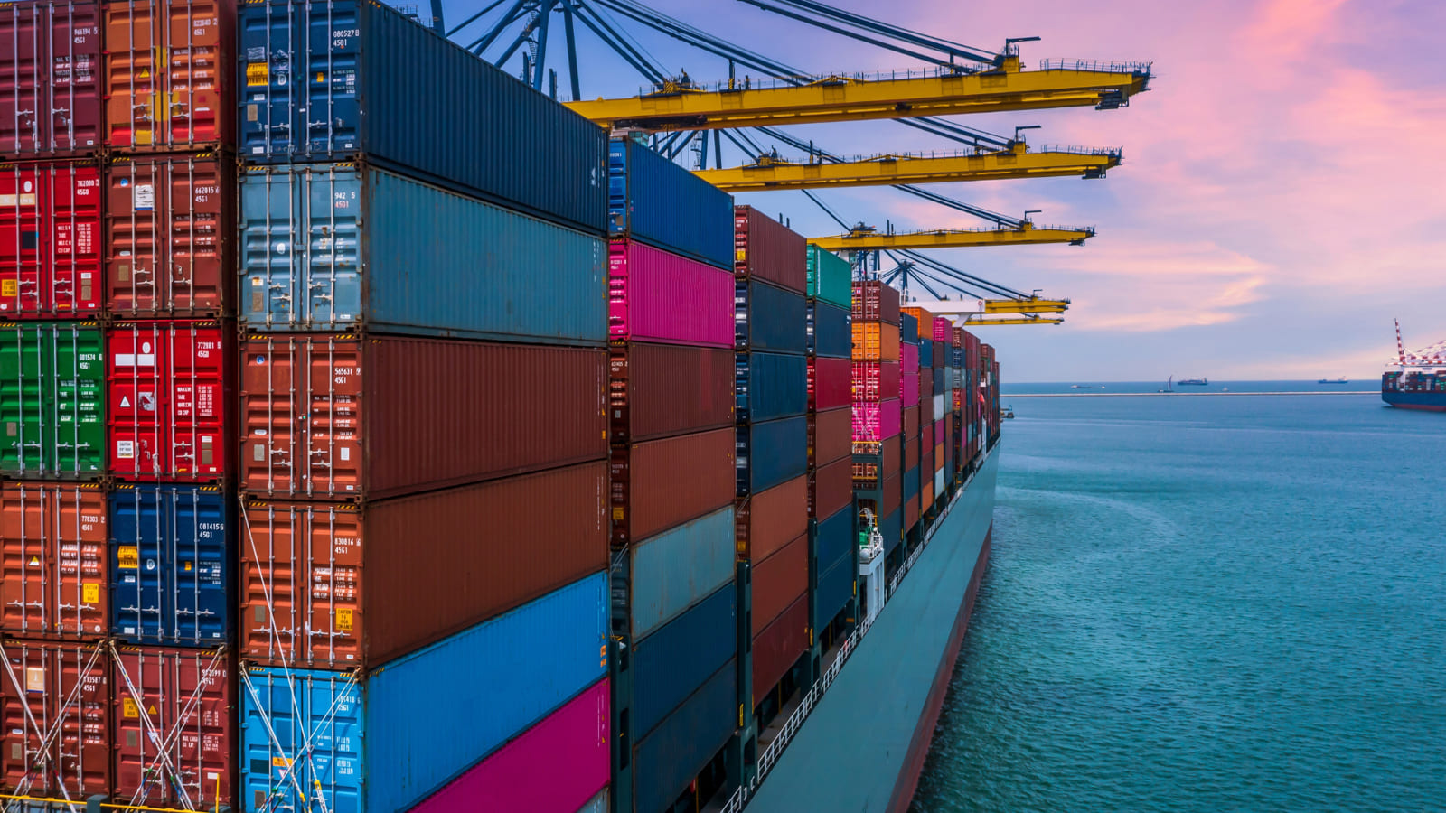 Khai báo hải quan tại cảng Phú Hữu