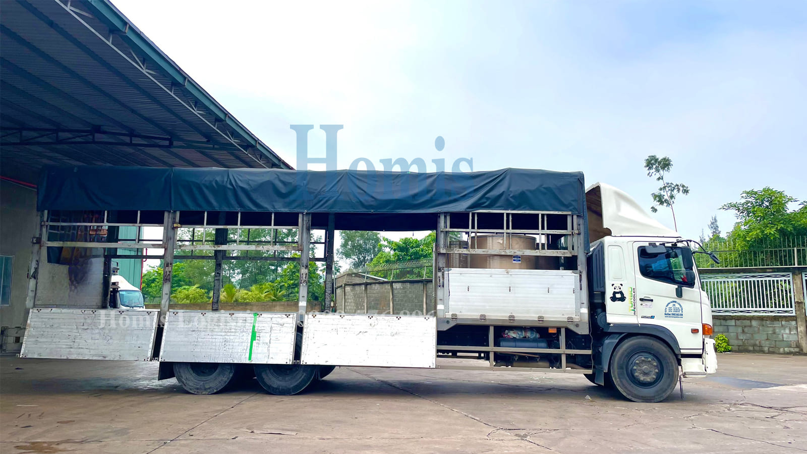 Hình ảnh Homis cho thuê xe tải chở hàng tại KCN Loteco